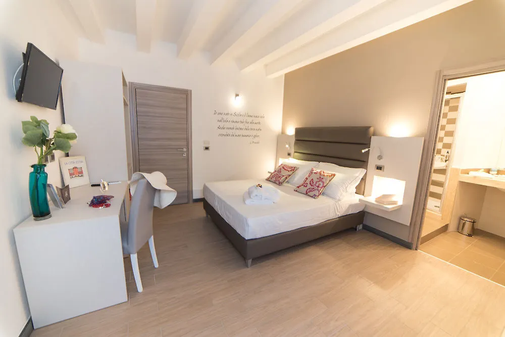 Palazzo Sisto Exclusive Rooms Catania 2*,  Italy