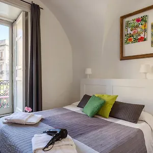 Guest house Da Gianni E Lucia With Bathroom In The City Center, Catania